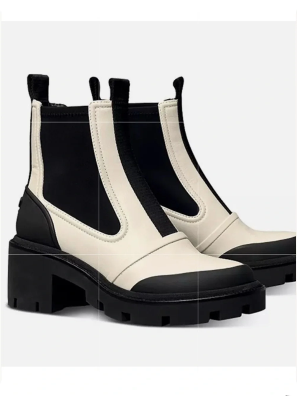 Tory Burch Leather Chelsea Lug Sole Ankle Boots Ivory Black Size 8.5 Retail $428
